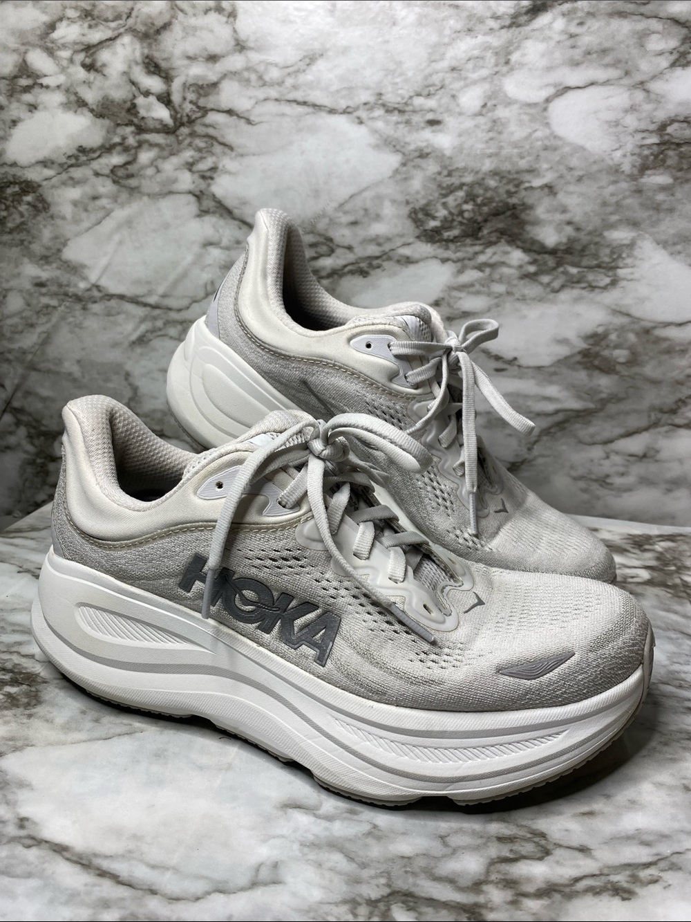 Hoka One One Bondi 9